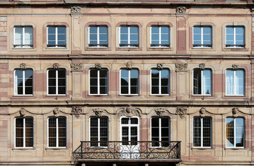 Fototapeta na wymiar classical apartment building facade