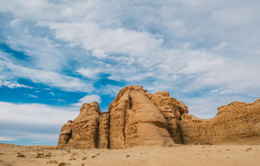 Fototapeta na wymiar Red mountains of the canyon of Wadi Rum desert in Jordan.