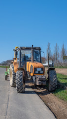 Traktor Landwirtschaft Hochformat