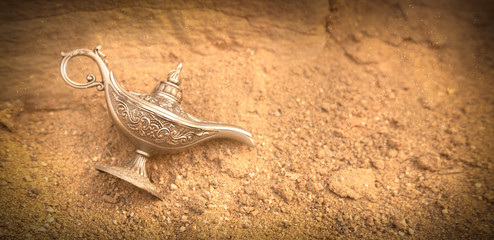 Aladin Wunderlampe im Sand