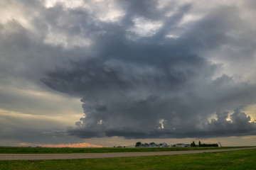 Obraz na płótnie Canvas Developing thunderstorm with dramatic sky, just north of Alliance, Nebraska