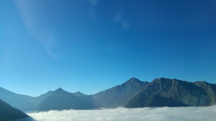 Jaufenpass in den Alpen in Südtirol über den Wolken