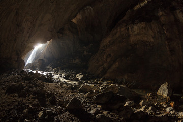 Ponicova cave, Romania