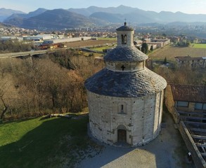 Rotonda romanica di san tome