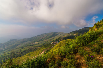 Obraz premium mountain with cloudy sky