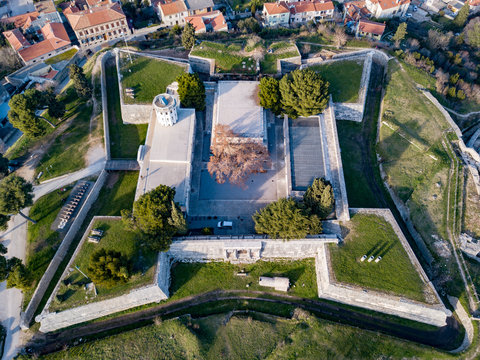 Pula Bilder – Durchsuchen 18,888 Archivfotos, Vektorgrafiken und Videos ...