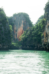 ROCKY SEA TROPICAL ISLANDS