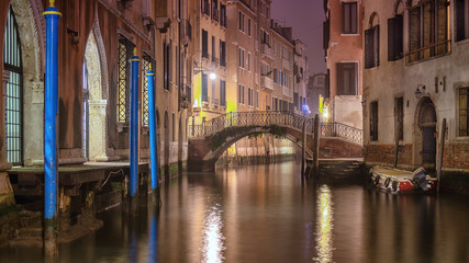 Fototapeta na wymiar Venetian bridge