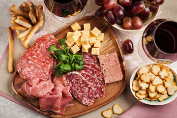 Red wine with charcuterie and cheese - 259238408
