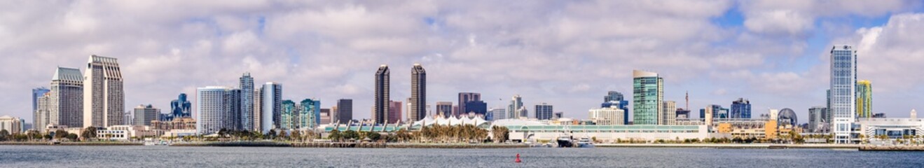 Fototapeta na wymiar Panoramic view of the downtown San Diego skyline, California