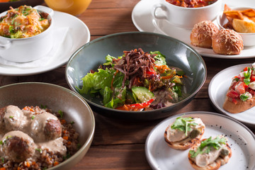 Salad with Beef Tongue and Vegetables