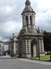 Obraz premium Tower in the park