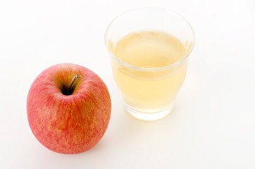 りんごとアップルジュース 