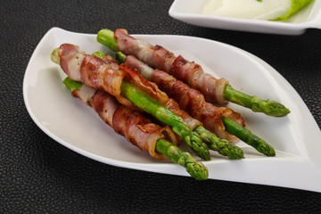 Asparagus with bacon