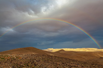 Fototapeta na wymiar rainbow over the valley