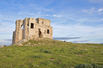 Fototapeta na wymiar Ruiny starego zamku Maurów w Teba w Andaluzji