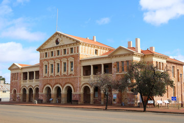 Fototapeta na wymiar Warden's Court in Coolgardie built during Goldrush, Western Australia