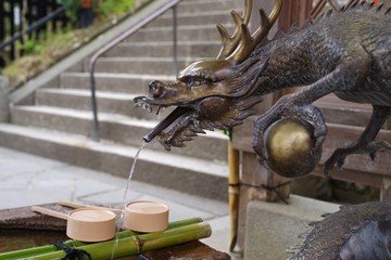 日本の京都の神社の手水舎