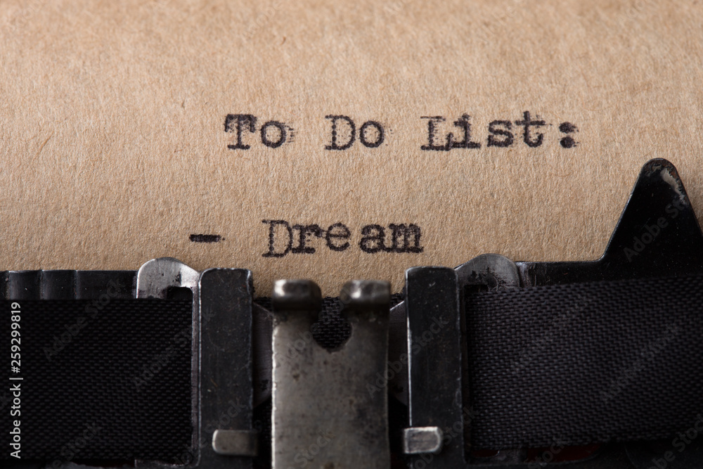 Fototapete to do list - text message on the typewriter close-up