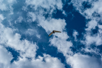Deltaplano nel cielo
