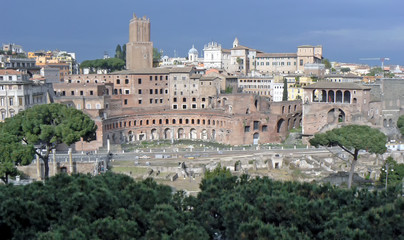Fototapeta na wymiar ancient ruins in Rome