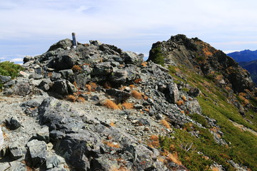南アルプス塩見岳山頂　西峰と東峰