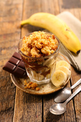 crumble with banana and chocolate