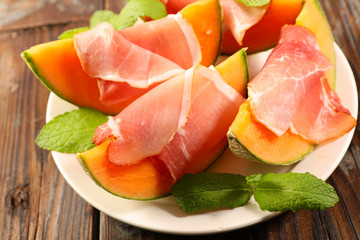 cantaloupe and prosicutto ham