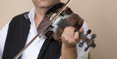 musicians play arabic instruments