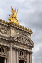 Fototapeta na wymiar Detalle de la Ópera Garnier
