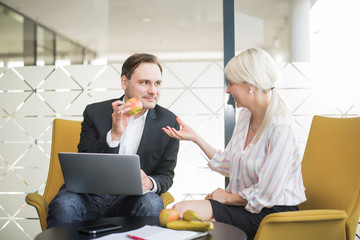Gesundes Obst am Arbeitsplatz