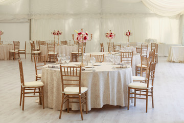 Fototapeta na wymiar Wedding table setup in a restaurant