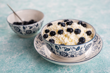 Cottage cheese with blueberries.
