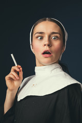 Obraz premium Medieval young woman as a nun