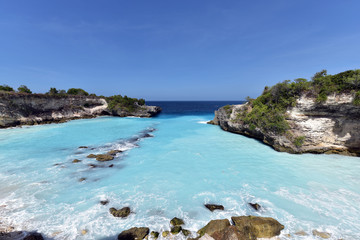 Obraz premium Błękitna Laguna wyspy Nusa Ceningan, Nusa Lembongan, Bali, Indonezja