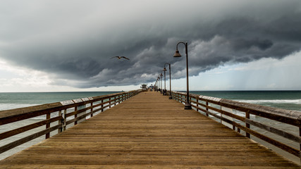 Obraz premium The pier under the storm