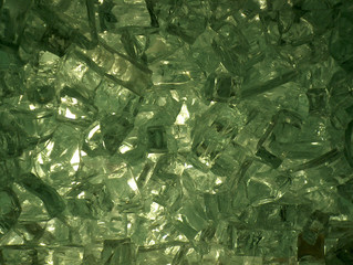 Glasbruch Splitter von Sicherheitsglas