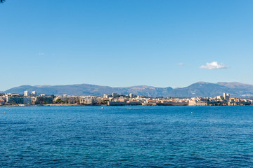 Obraz premium Seacoast of Antibes in a sunny winter day