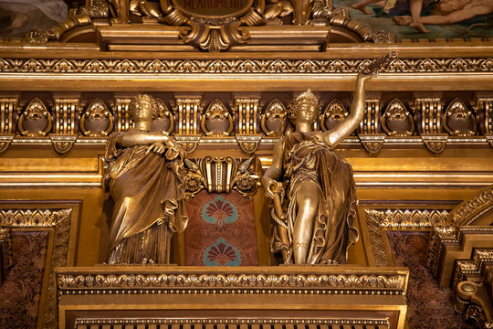 Esculturas en la &Oacute;pera Garnier, Par&iacute;s, Francia