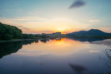 atardecer en el mar y laguna
