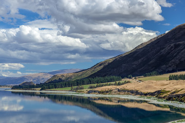 Obraz premium Scenic View of lake Hawea