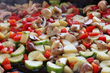 Gesunde vegetarische Gemüsepfanne