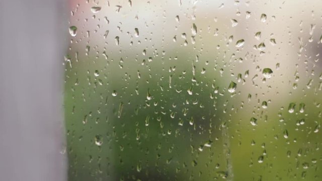 gotas de lluvia en la ventana