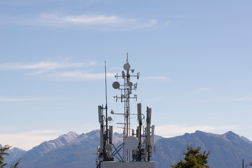 Antenas de Telecomunicaciones en lo alto de las montañas. 