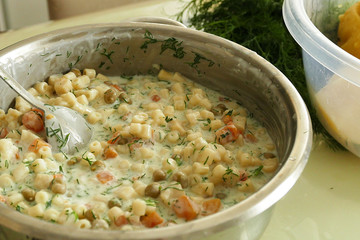 pasta salad, garnish pasta salad, types of ravioli, ravioli with dill and peas,