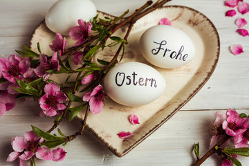 Frohe Ostern written on eggs