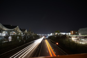 Langzeitbelichtung &uuml;ber den Messeschnellweg in Hannover 