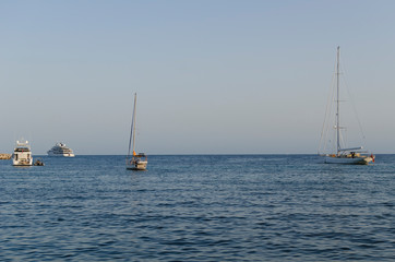 Fototapeta premium YATES EN MEDIO DEL MAR MEDITERRANEO
