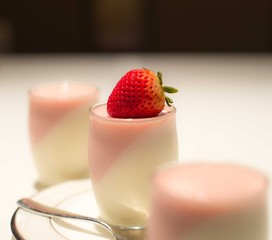 fresh strawberry yogurt with strawberries