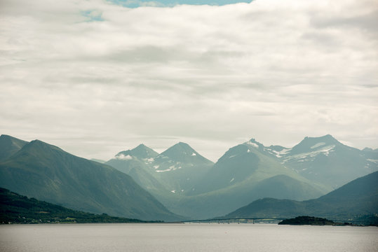 Bergpanorama s&uuml;dlich von Molde, Norwegen